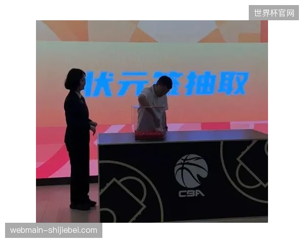 清华大学后卫石奎近期状态下滑，其选秀行情或因此受到一定影响